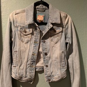 Abercrombie Vintage Jean jacket size medium.